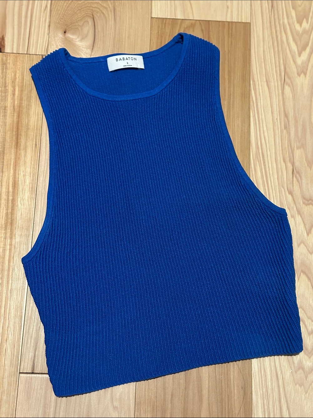 Aritzia Babaton Sculpt Knit Racer Cropped Tank Crewneck ribbed blue
Size S